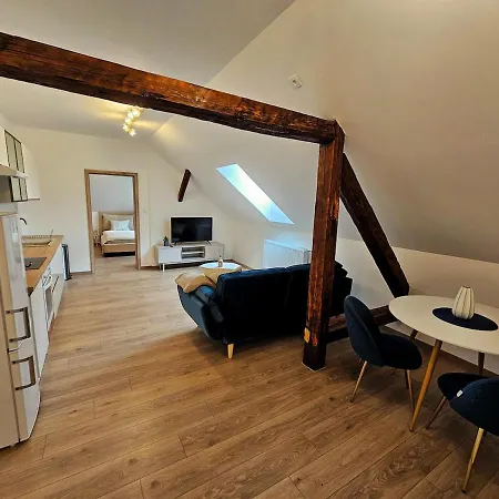 דירה Utulny Podkrovny Apartman, Pet Friendly מרטין